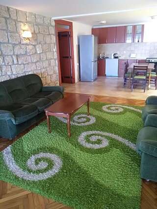 Апартаменты Apartments Villa Čučuk Будва Апартаменты с 2 спальнями и балконом-9